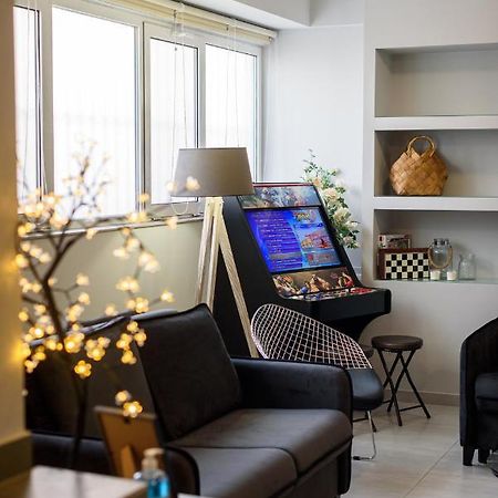 Patras' Hitech Apartment Esterno foto