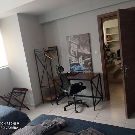 Patras' Hitech Apartment Esterno foto