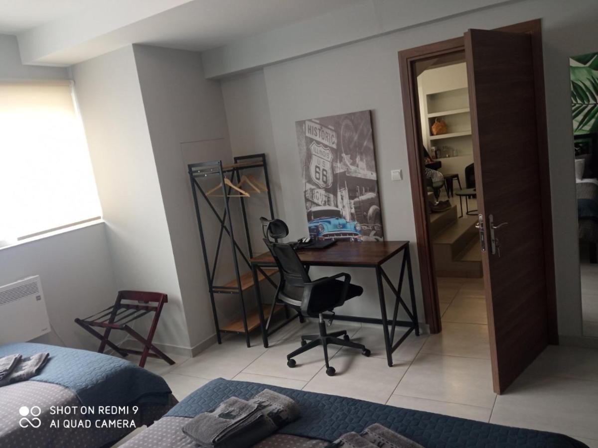 Patras' Hitech Apartment Esterno foto