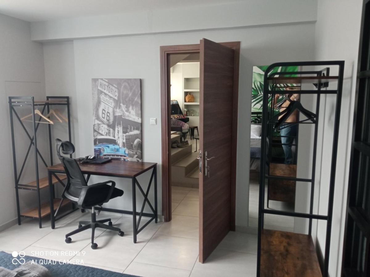 Patras' Hitech Apartment Esterno foto